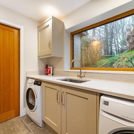 4 Bed In Oc-lr003 Эмблсайд