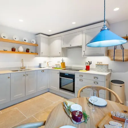 Апартаменты 4 Bed In Oc-lr003 Эмблсайд