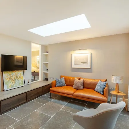 4 Bed In Oc-lr003