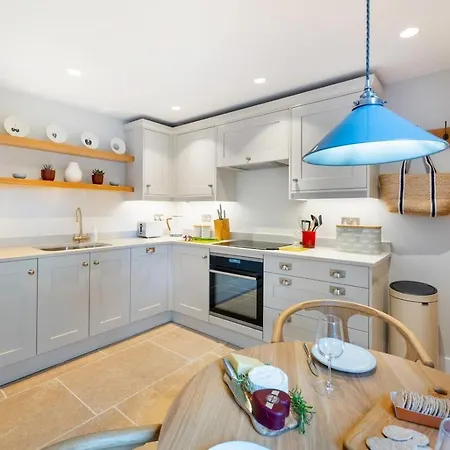 4 Bed In Oc-lr003 *